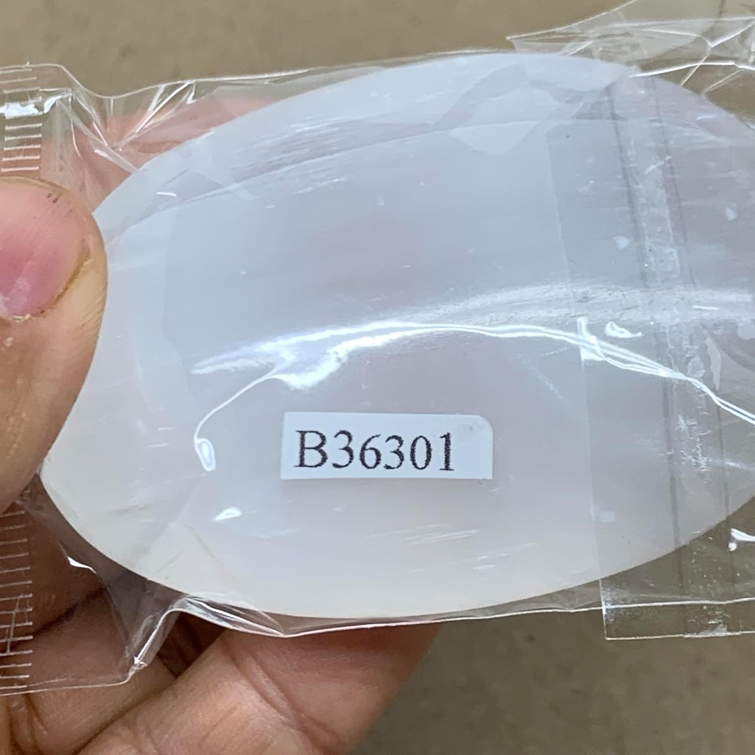WatanGems 93g Natural Selenite Palm Stone Crystal
